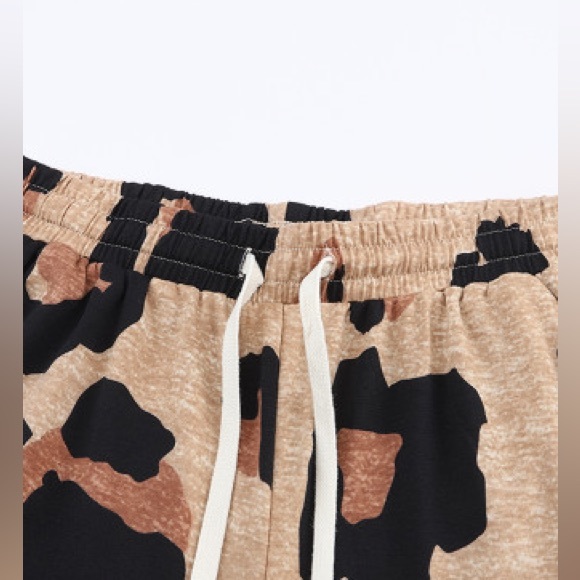 NWT! Fabulous Cheetah/ Leopard Draw String Wide Leg Casual Pants! 💕 - Picture 6 of 6